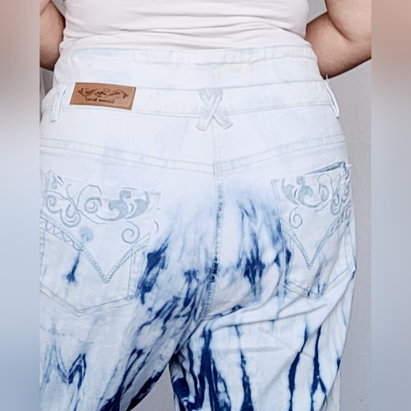 Suzanne Betro Women's Super High Rise Capri Jeans Tie Dye Light Blue Wash 22W - Picture 5 of 16